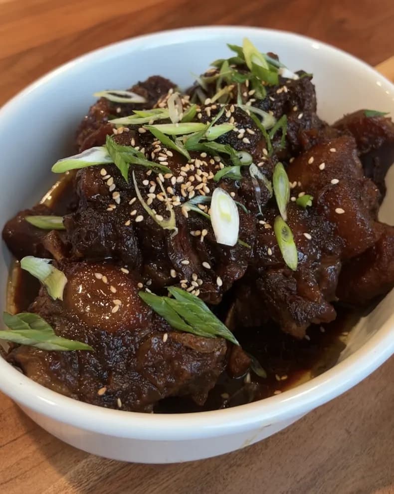 If You Like BBQ, Try This Korean Braised Oxtail (Kkorijjim)